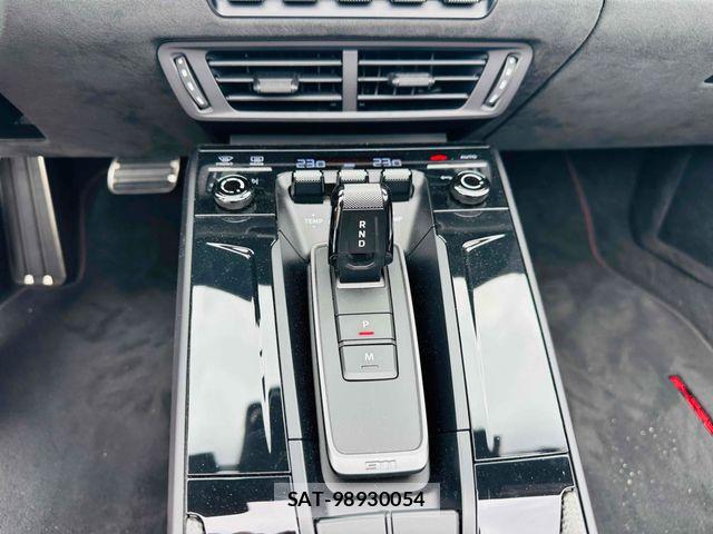 Porsche 911 2025-06 7980588-17