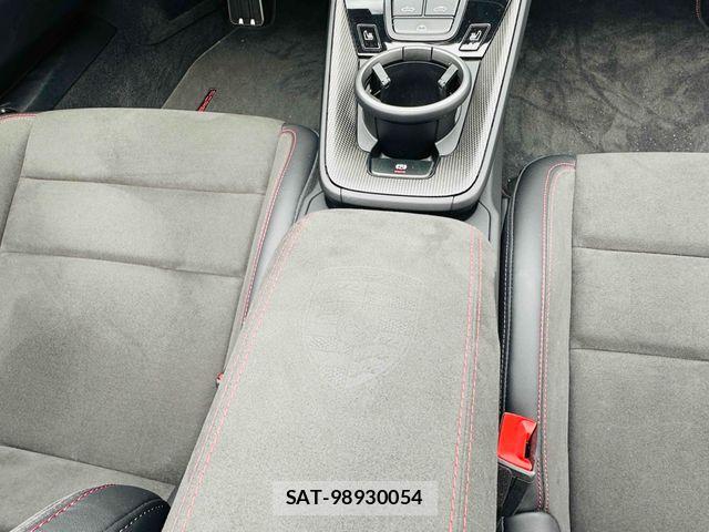 Porsche 911 2025-06 7980588-19