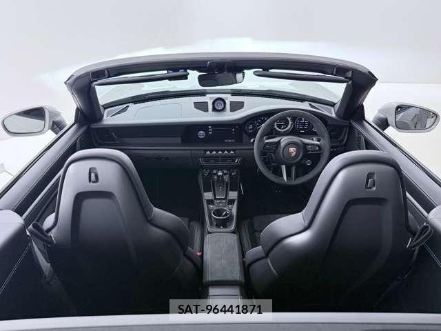 Porsche 911 2024-10 8209535-1