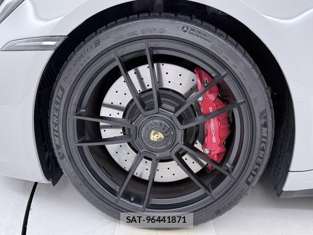 Porsche 911 2024-10 8209535-27