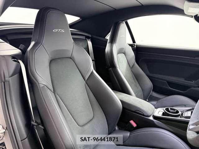 Porsche 911 2024-10 8209535-2