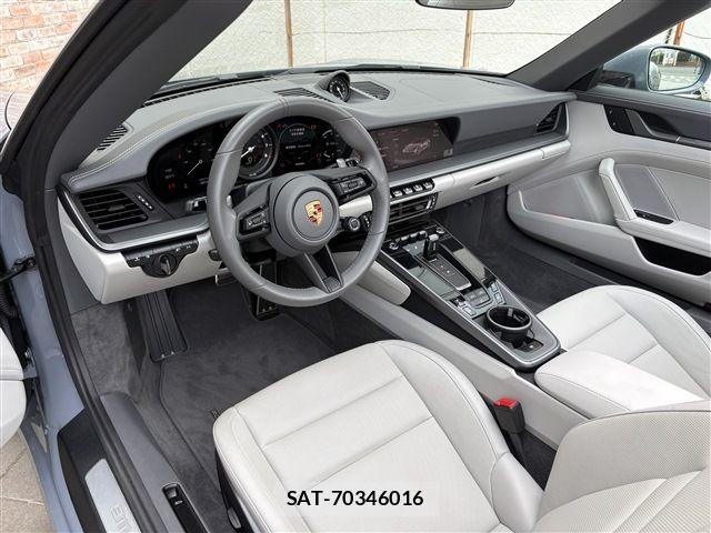 Porsche 911 2024-09 8316389-16