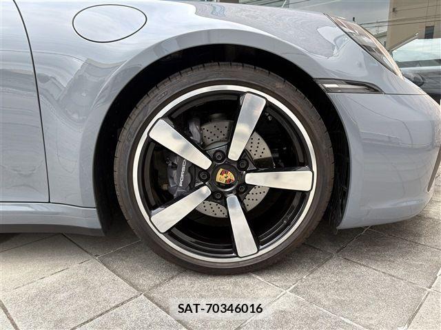 Porsche 911 2024-09 8316389-6