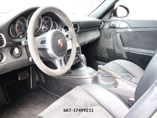 Porsche 911 2012-06 8660967-11
