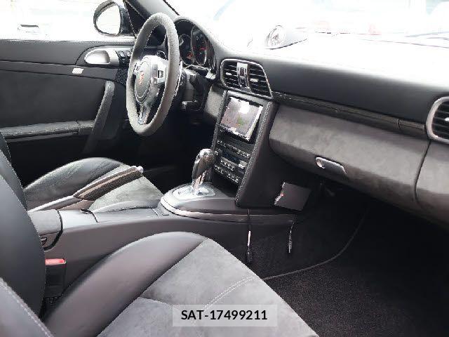 Porsche 911 2012-06 8660967-1