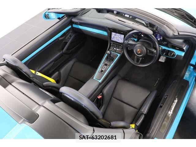 Porsche 911 2020-02 1405340-13