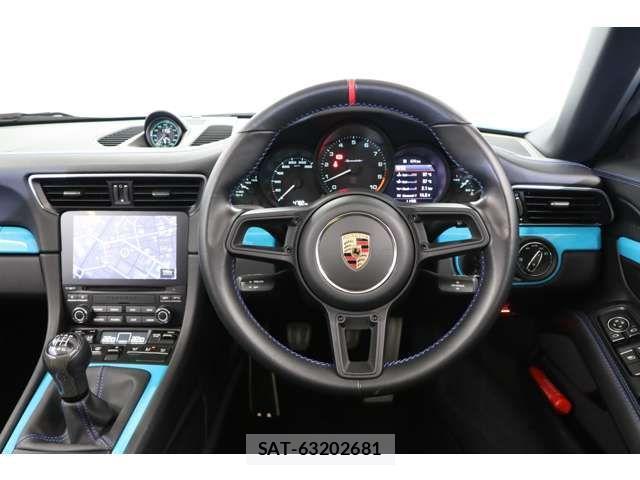 Porsche 911 2020-02 1405340-3