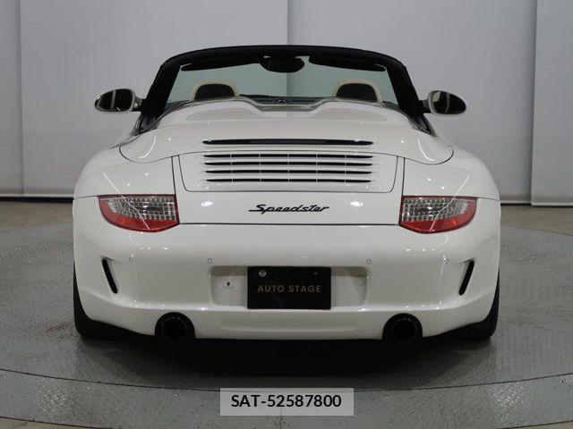 Porsche 911 2011-06 6752859-2