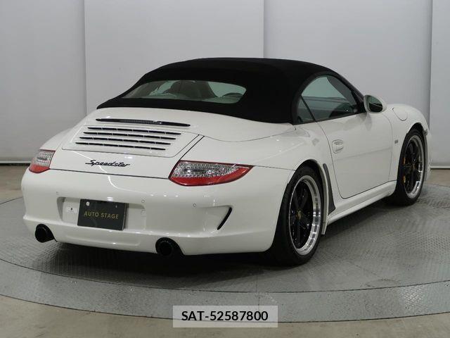 Porsche 911 2011-06 6752859-7