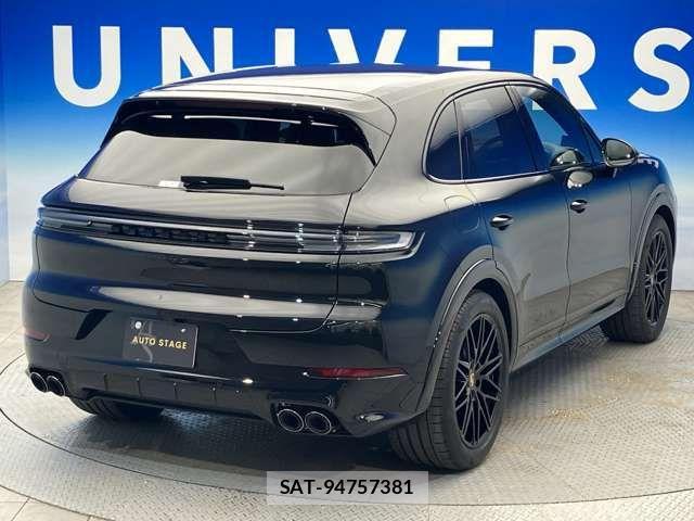 Porsche CAYENNE 2023-10 1190727-10