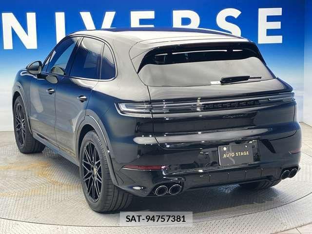 Porsche CAYENNE 2023-10 1190727-11