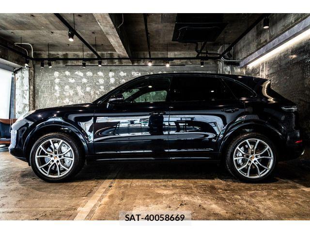 Porsche CAYENNE 2018-10 1375030-6