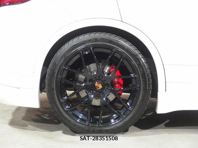 Porsche CAYENNE 2011-01 1414238-11
