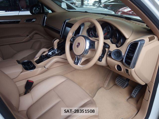 Porsche CAYENNE 2011-01 1414238-13