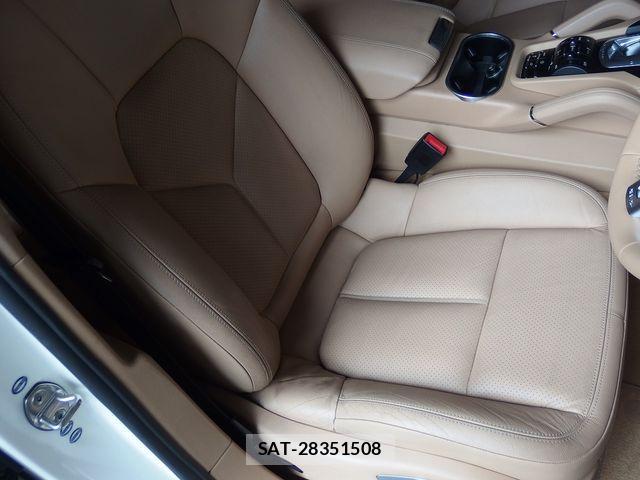 Porsche CAYENNE 2011-01 1414238-15
