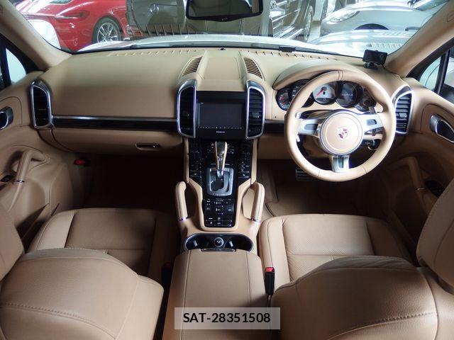 Porsche CAYENNE 2011-01 1414238-1