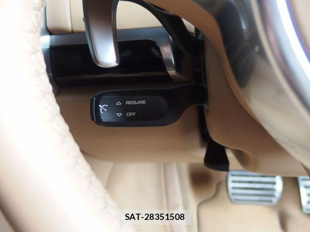 Porsche CAYENNE 2011-01 1414238-26