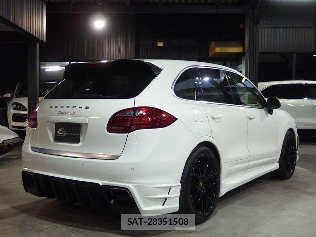 Porsche CAYENNE 2011-01 1414238-2