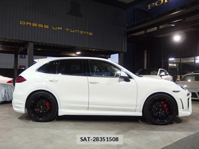Porsche CAYENNE 2011-01 1414238-5