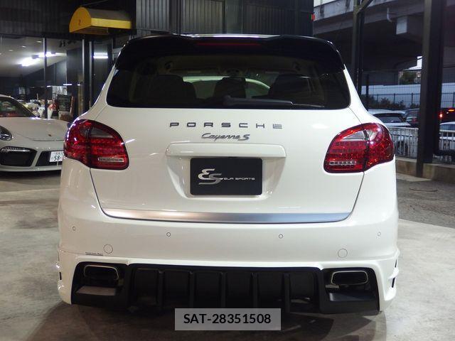 Porsche CAYENNE 2011-01 1414238-6