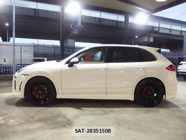 Porsche CAYENNE 2011-01 1414238-8
