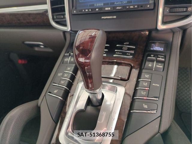 Porsche CAYENNE 2015-06 1626802-9