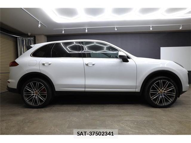 Porsche CAYENNE 2015-03 3383454-10