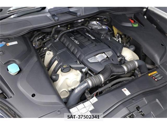 Porsche CAYENNE 2015-03 3383454-13