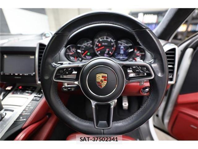 Porsche CAYENNE 2015-03 3383454-18