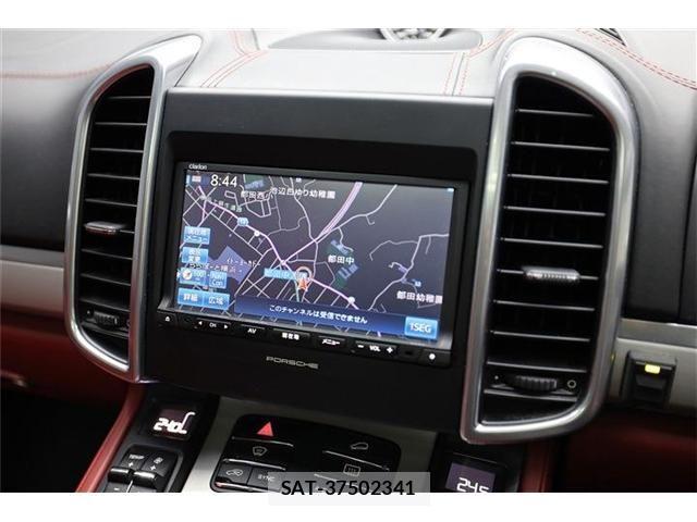 Porsche CAYENNE 2015-03 3383454-21