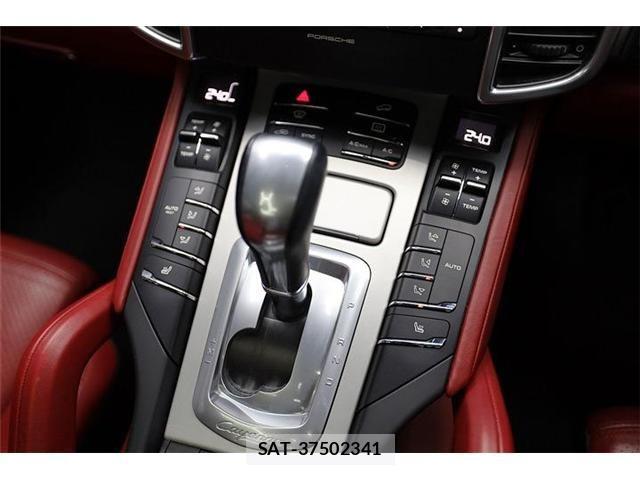 Porsche CAYENNE 2015-03 3383454-24