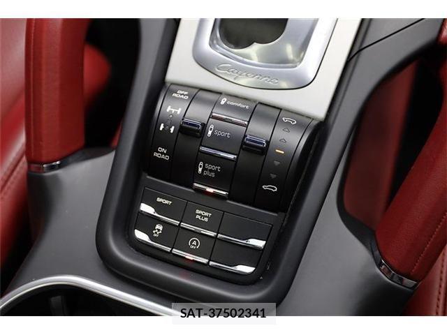 Porsche CAYENNE 2015-03 3383454-25
