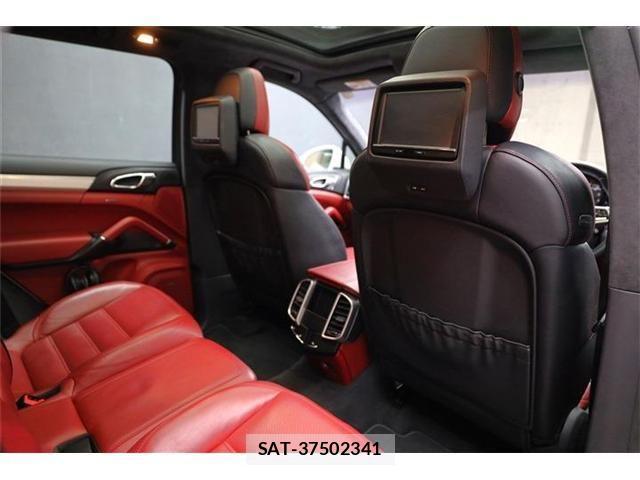 Porsche CAYENNE 2015-03 3383454-29
