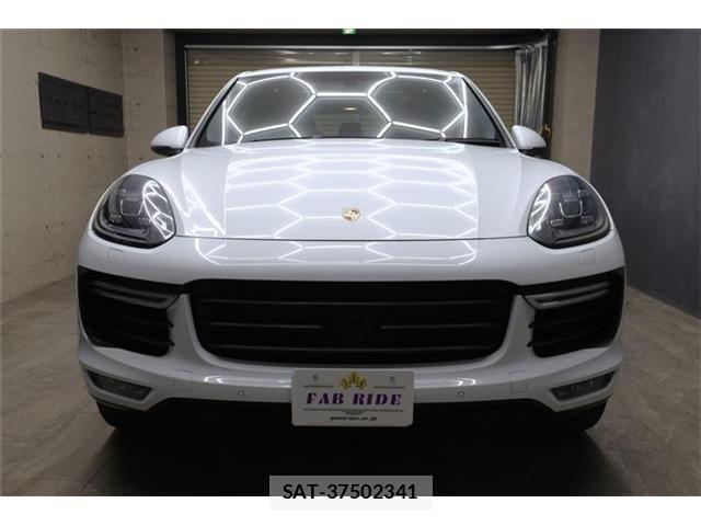 Porsche CAYENNE 2015-03 3383454-4