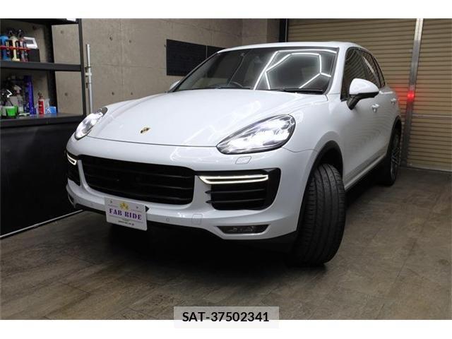 Porsche CAYENNE 2015-03 3383454-5