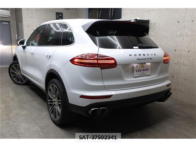 Porsche CAYENNE 2015-03 3383454-7
