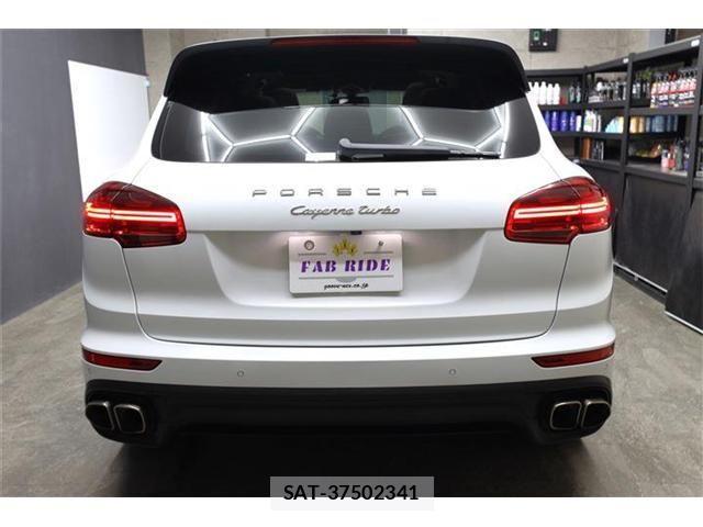 Porsche CAYENNE 2015-03 3383454-8