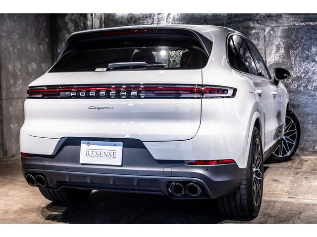 Porsche CAYENNE 2025-03 3680078-2