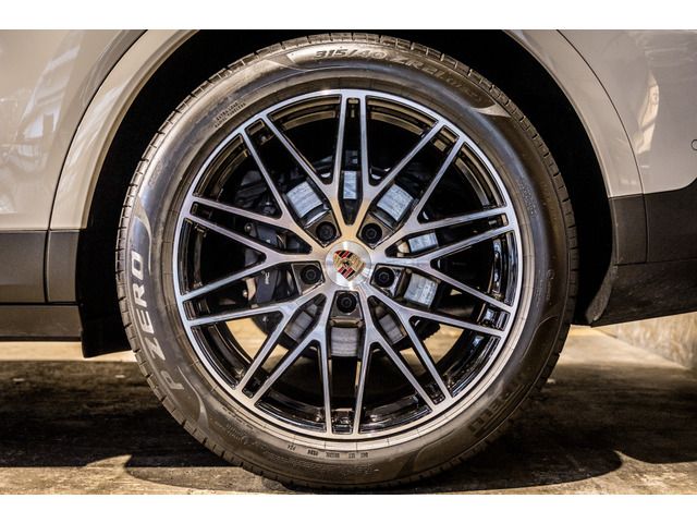 Porsche CAYENNE 2025-03 3680078-8
