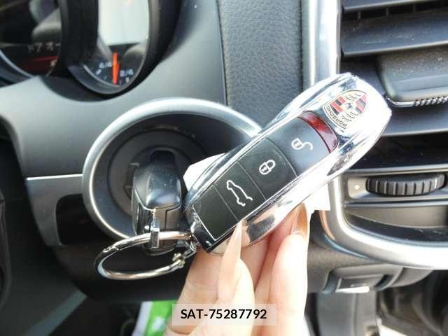 Porsche CAYENNE 2012-06 4976908-13