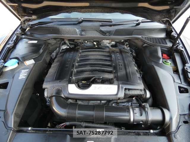 Porsche CAYENNE 2012-06 4976908-14