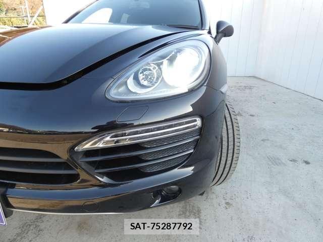 Porsche CAYENNE 2012-06 4976908-19