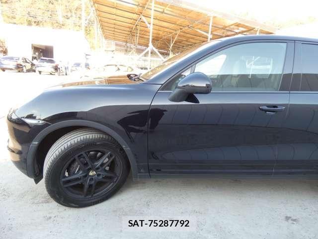 Porsche CAYENNE 2012-06 4976908-29