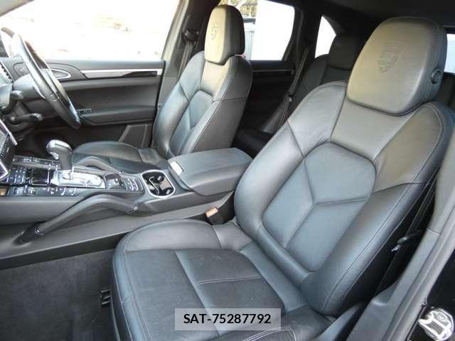 Porsche CAYENNE 2012-06 4976908-8