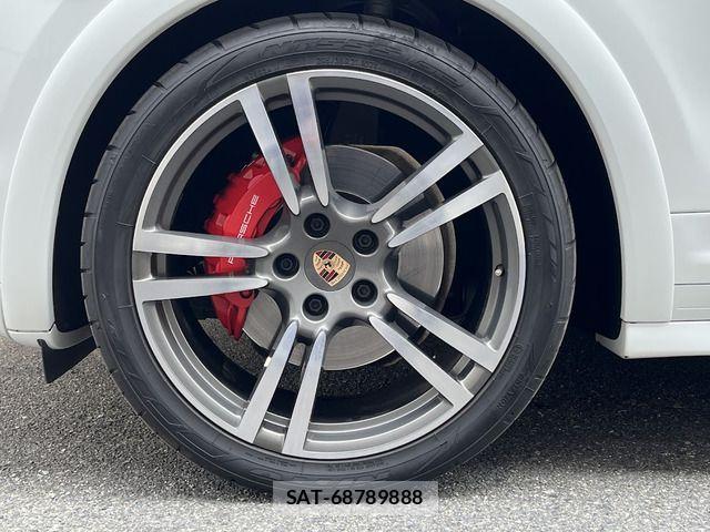 Porsche CAYENNE 2013-11 5875430-11