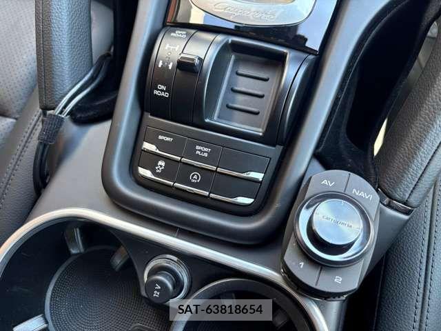 Porsche CAYENNE 2016-03 5875428-16
