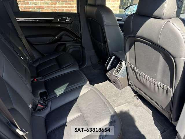 Porsche CAYENNE 2016-03 5875428-19
