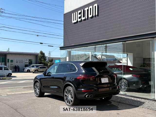Porsche CAYENNE 2016-03 5875428-2