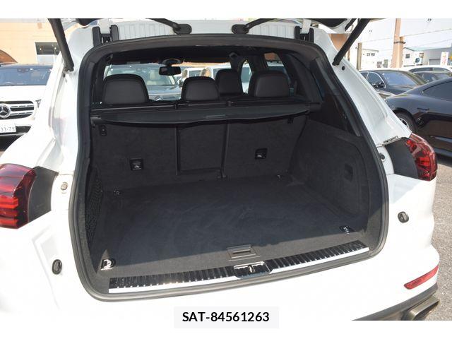 Porsche CAYENNE 2016-06 5875434-16