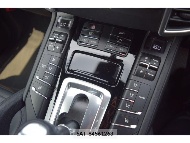 Porsche CAYENNE 2016-06 5875434-19